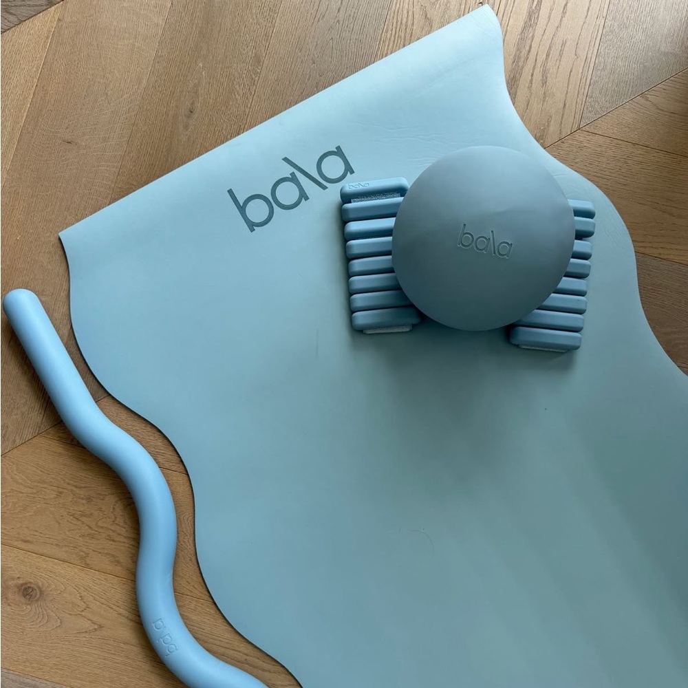 Bala Exercise Pilates Mat Sea color NWT - Picture 2 of 3